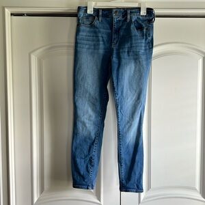 Women’s Universal Thread jeans-medium wash, size 10